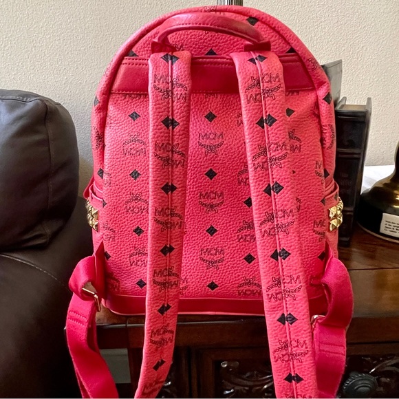 👛 SALE “MCM” 100% Authentic Visetos Side Stud Stark Backpack Red - Picture 7 of 10